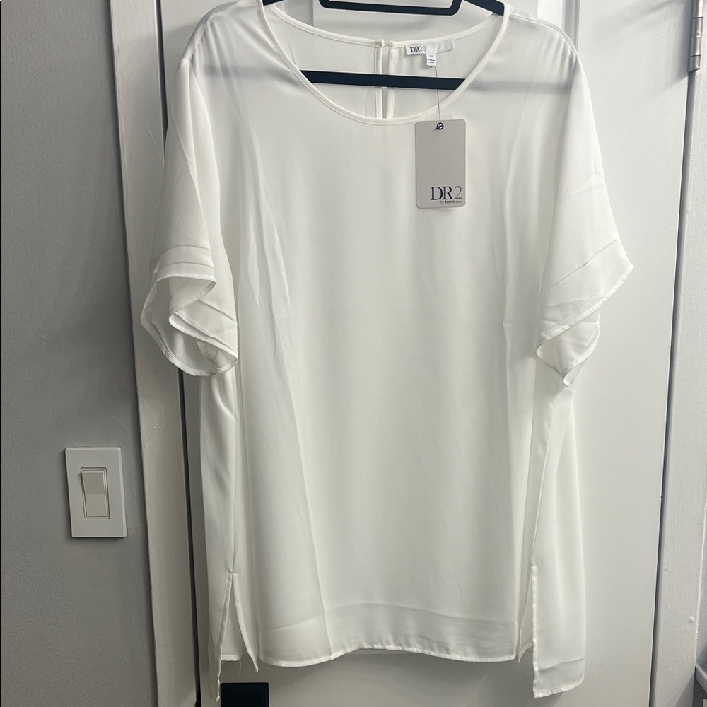 DR2 Women's White Top 3X NWT